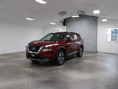 Used 2023 Nissan Rogue SV AWD/4WD image 4