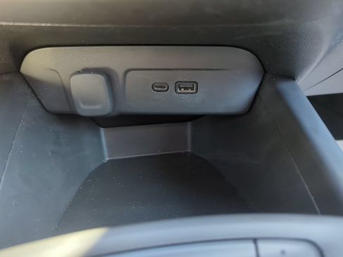 Certified 2024 Chevrolet Trax RS FWD image 25