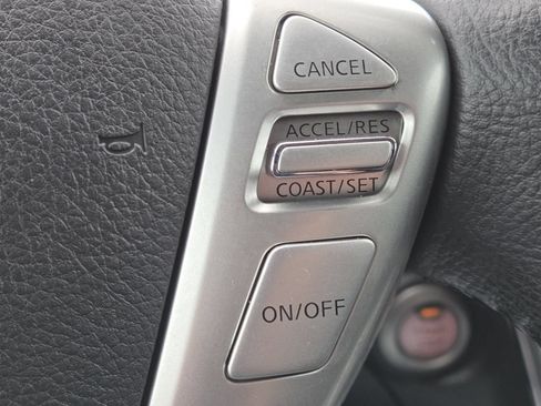 Used 2013 Nissan Sentra SR w/ Premium Pkg FWD image 13