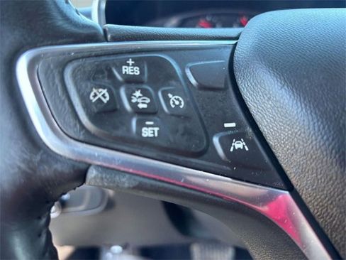 Used 2019 Chevrolet Equinox LT w/ Driver Convenience Package image 17