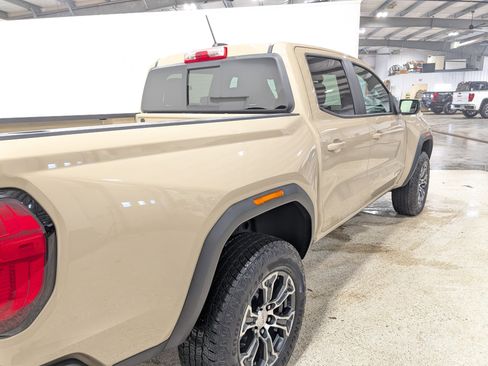 Used 2023 GMC Canyon AT4 w/ AT4 Premium Package AWD/4WD image 3