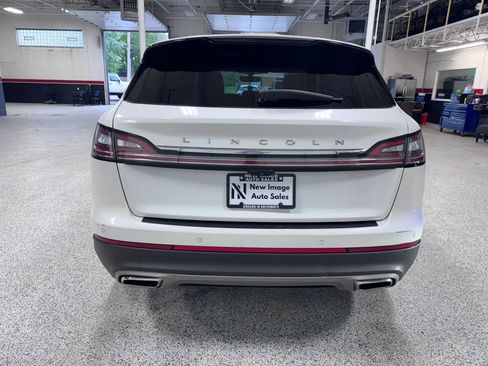 Used 2022 Lincoln Nautilus Reserve AWD/4WD image 4