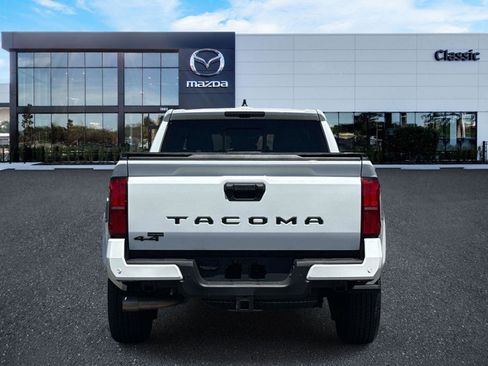 Used 2024 Toyota Tacoma TRD Sport w/ TRD Sport Upgrade Package image 4