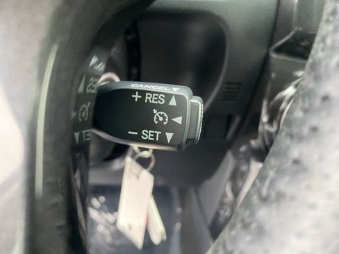 Used 2018 Toyota 4Runner TRD Off-Road Premium AWD/4WD image 23