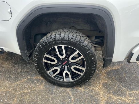 Used 2024 GMC Sierra 1500 AT4 w/ Technology Package image 7