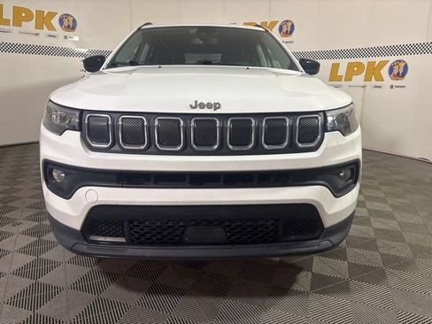 Used 2022 Jeep Compass Latitude AWD/4WD image 16
