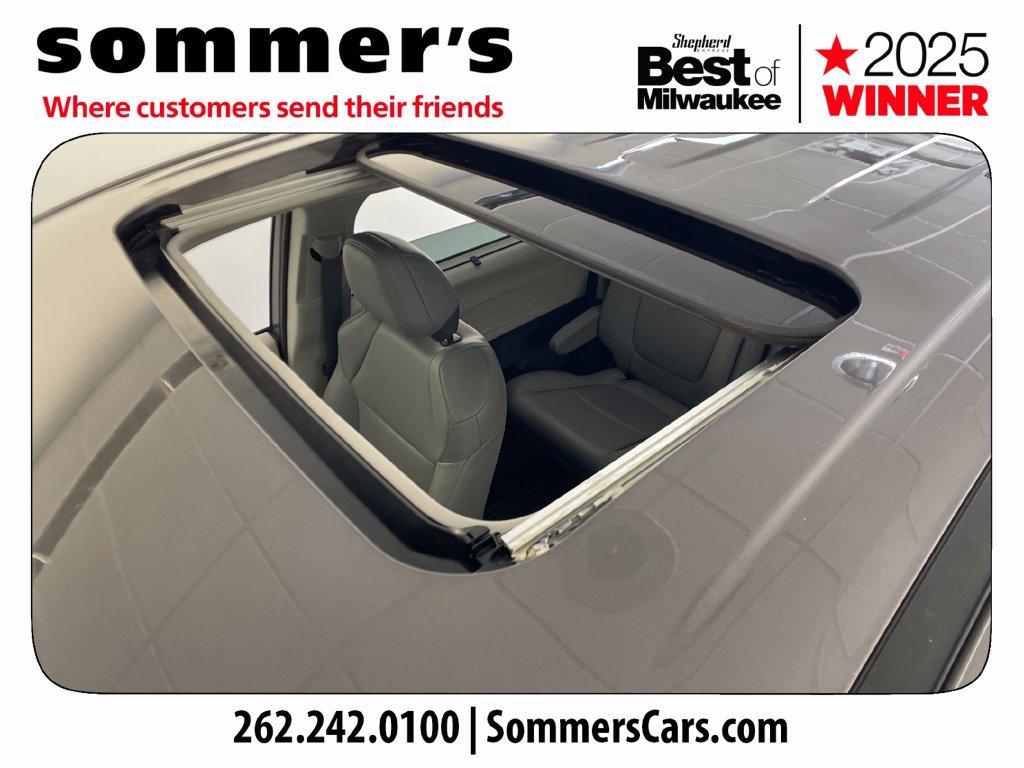 Used 2022 Toyota Sienna XLE FWD image 18