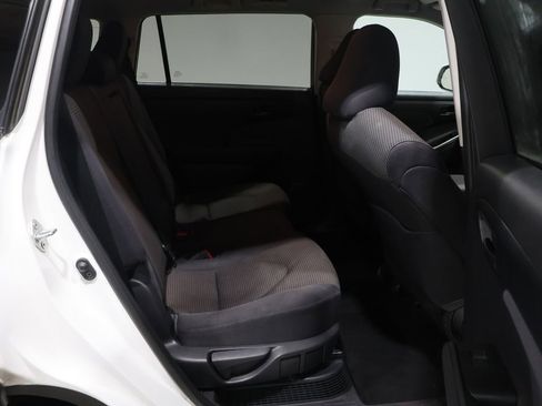 Used 2022 Toyota Highlander LE image 22