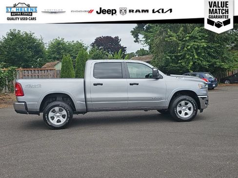 Used 2025 RAM 1500 Big Horn AWD/4WD image 9