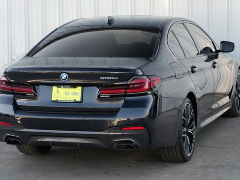 Used 2022 BMW 530e w/ Premium Package image 54
