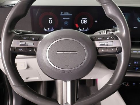 Used 2025 Hyundai Kona SEL image 3