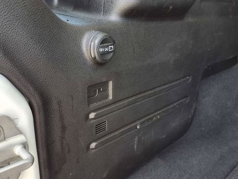 Used 2025 Jeep Wrangler Sahara image 11