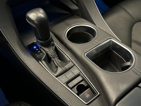 Used 2020 Toyota Avalon XLE w/ Moonroof Package image 15