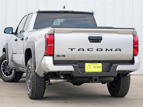 Used 2025 Toyota Tacoma TRD Off-Road image 6