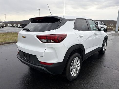 Used 2025 Chevrolet TrailBlazer LS w/ LS Convenience Package image 3