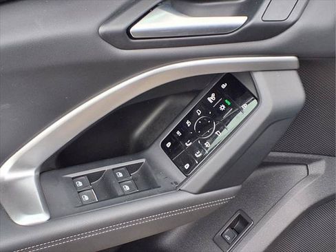 Certified 2025 Audi Q5 Premium Plus w/ Premium Plus AWD/4WD image 9