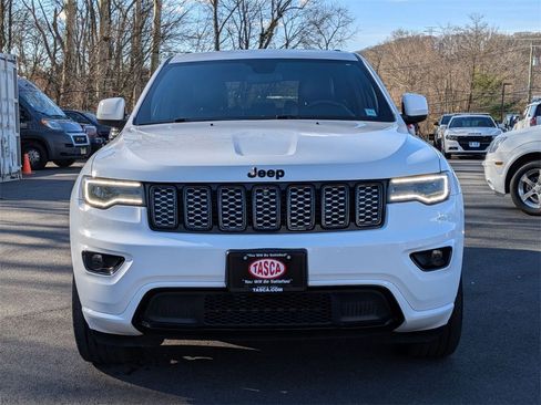 Certified 2021 Jeep Grand Cherokee Laredo X image 9