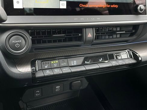 Used 2025 Toyota Prius Limited w/ Limited Premium Package FWD image 18