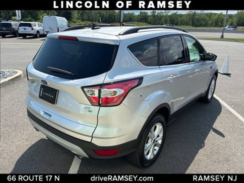 Used 2018 Ford Escape SE w/ SE Sync 3 Package AWD/4WD image 7