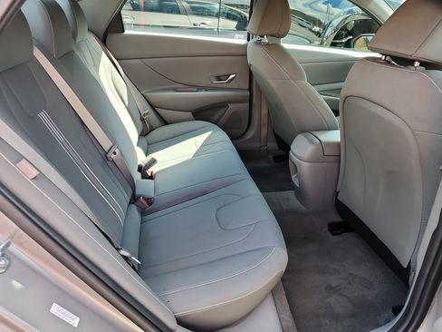 Used 2024 Hyundai Elantra SEL image 17