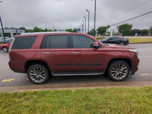 Used 2020 Cadillac Escalade Luxury w/ Escalade Sport Edition AWD/4WD image 2