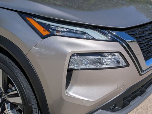 Certified 2021 Nissan Rogue SL w/ Premium Package AWD/4WD image 38