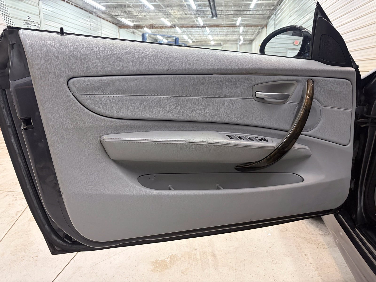 Used 2008 BMW 135i Convertible RWD image 9