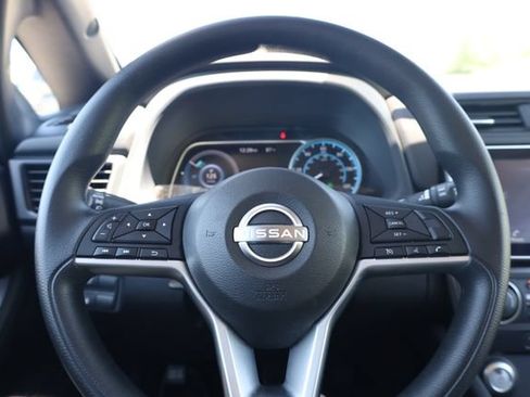 Certified 2025 Nissan Leaf S FWD image 17