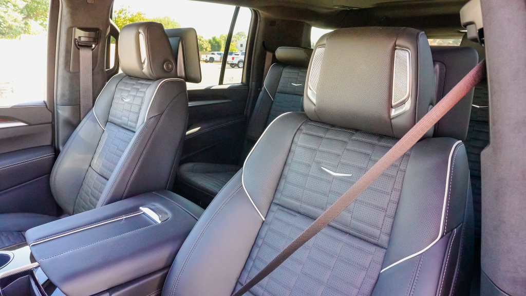 New 2026 Cadillac Escalade ESV Platinum Sport AWD/4WD image 14