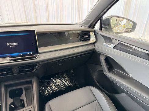 New 2026 Volkswagen Tiguan SE R-Line FWD image 27