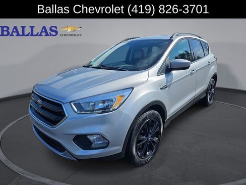 Used 2018 Ford Escape SE FWD image 1