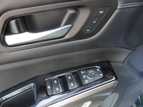 Used 2022 Nissan Pathfinder Platinum AWD/4WD image 27