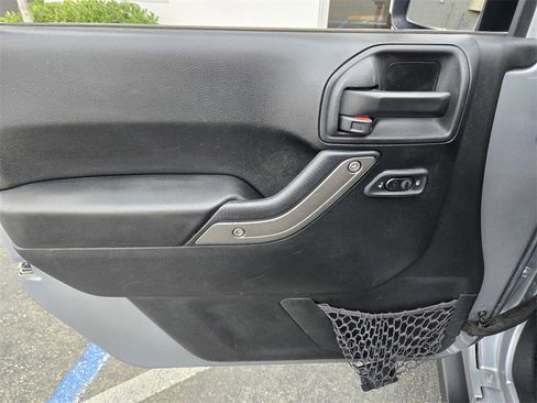 Used 2018 Jeep Wrangler Unlimited Sport S image 16