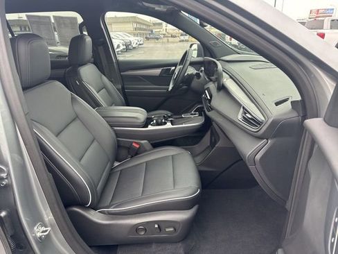 Used 2025 Buick Enclave Preferred image 19