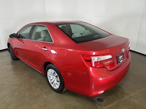 Used 2012 Toyota Camry LE FWD image 12