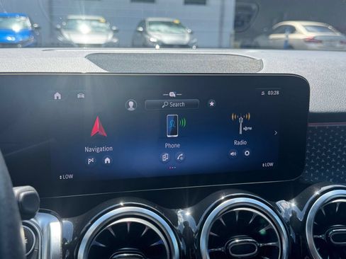 Used 2025 Mercedes-Benz GLB 250 image 21