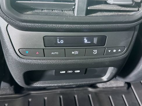 Used 2025 Honda Pilot Touring image 26
