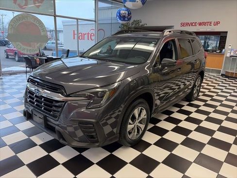 Used 2023 Subaru Ascent Premium w/ Convenience Package image 4