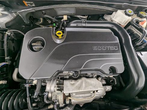 Used 2024 Chevrolet Malibu LT FWD image 11