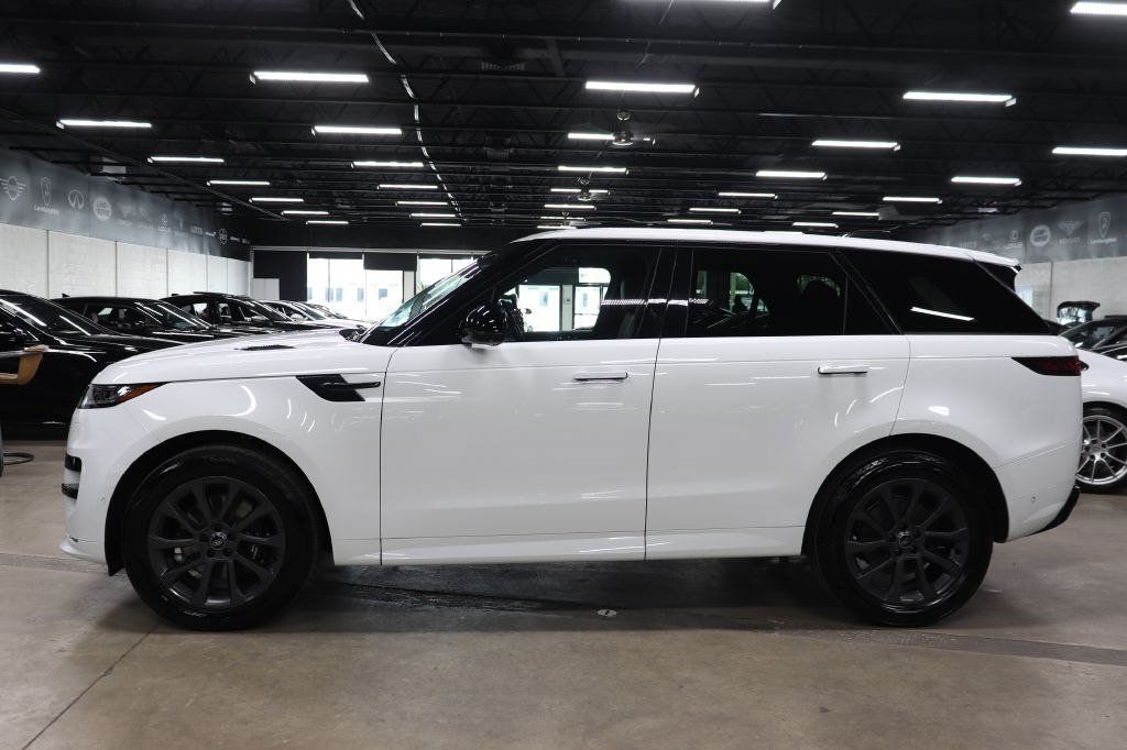 Used 2024 Land Rover Range Rover Sport Dynamic SE AWD/4WD image 2