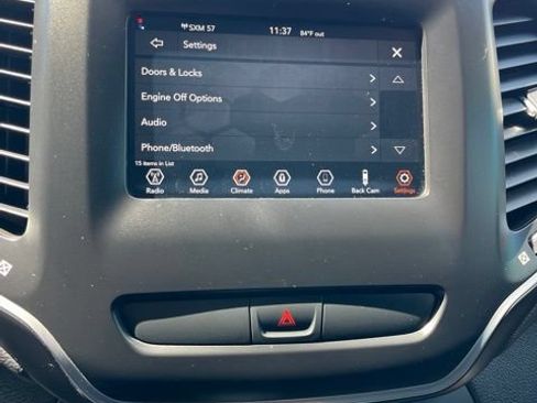 Used 2019 Jeep Cherokee Latitude Plus AWD/4WD image 45