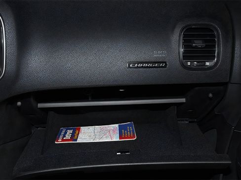 Used 2013 Dodge Charger SE image 10