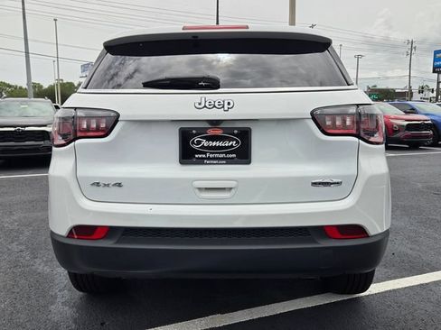 Used 2024 Jeep Compass Latitude AWD/4WD image 7