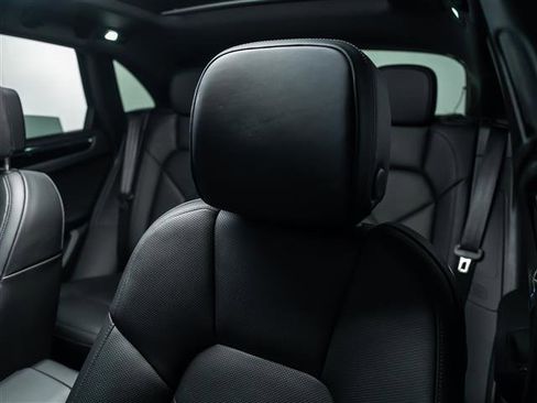 Certified 2026 Porsche Macan image 21