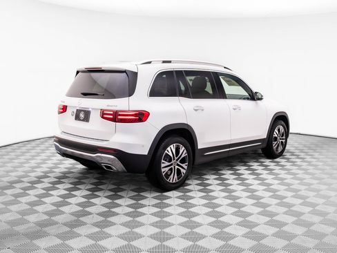 New 2025 Mercedes-Benz GLB 250 4MATIC image 5