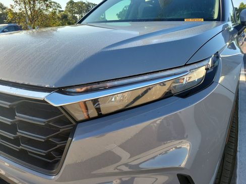 Used 2025 Honda CR-V LX image 5
