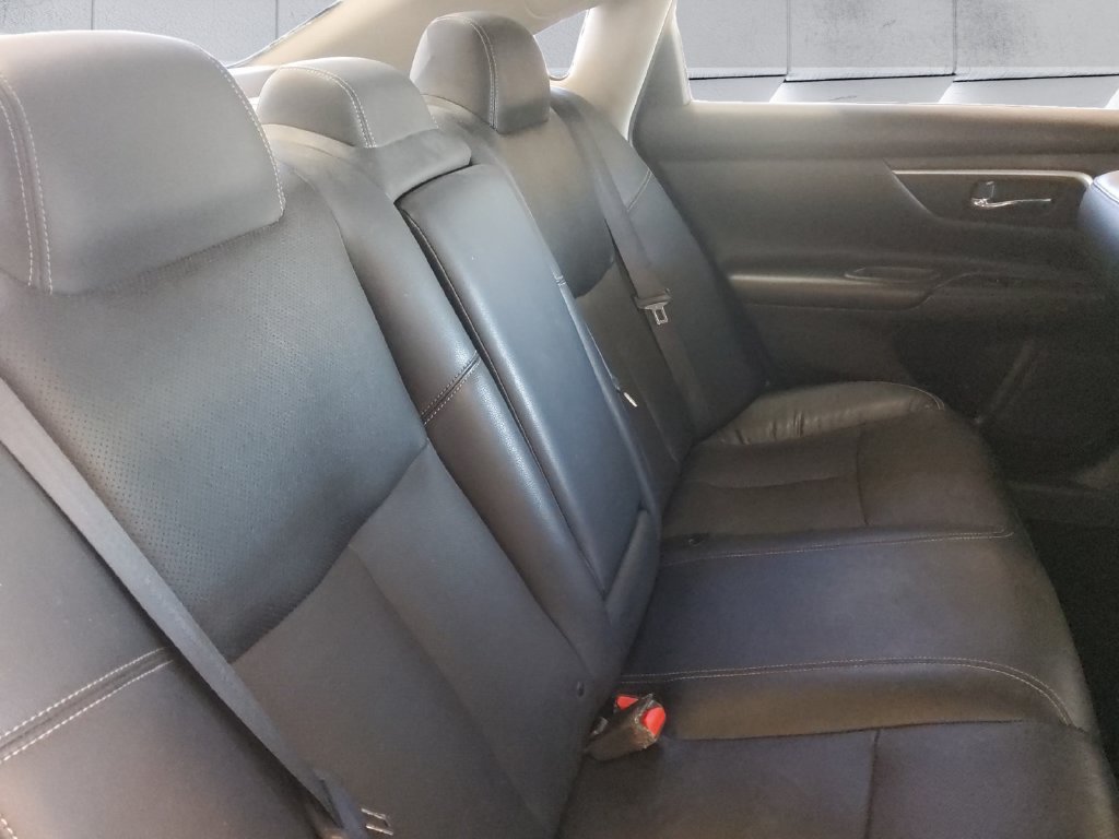 Used 2018 Nissan Altima 2.5 SL FWD image 16