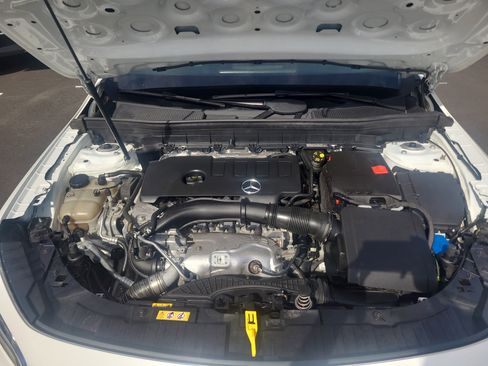 Used 2020 Mercedes-Benz GLB 250 4MATIC image 32