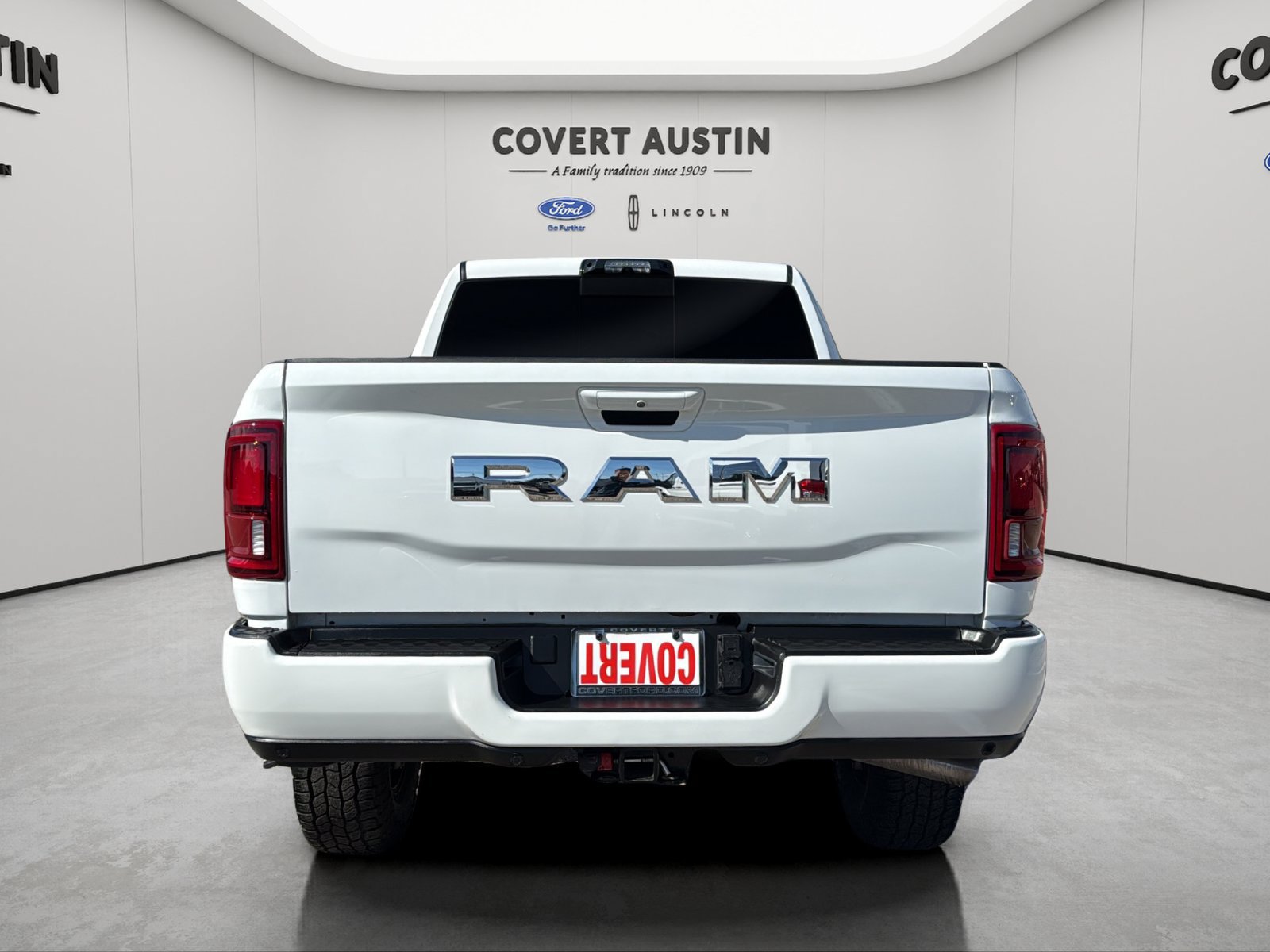 Used 2026 RAM 2500 Laramie AWD/4WD image 4