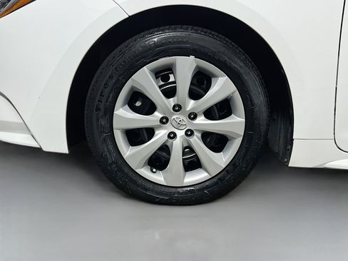 Used 2024 Toyota Corolla LE FWD image 14